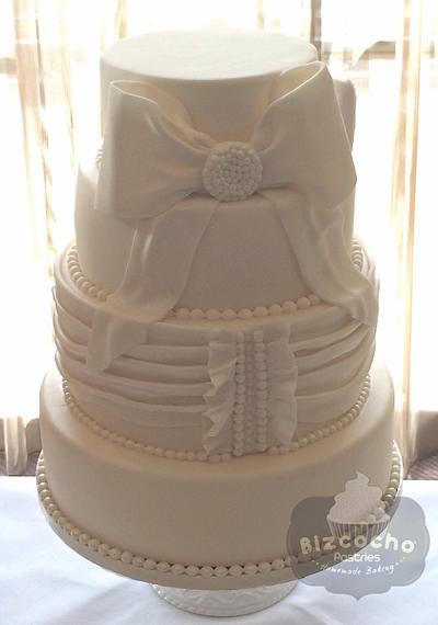 Drapes and Pearls - Cake by Bizcocho Pastries
