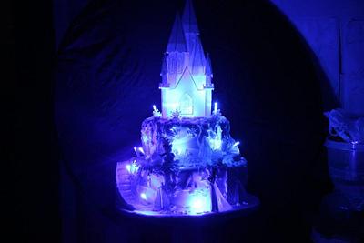 Frozen birthday cake  - Cake by laineytich