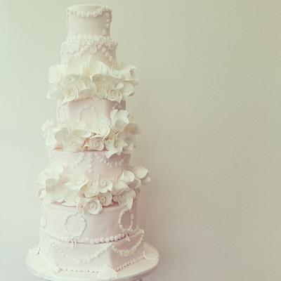vintage pale pink and white rose wedding cake. - Cake by Swt Creation