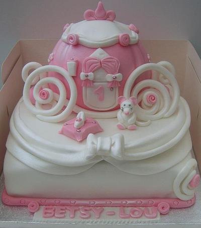 Cinderella Carriage cake - Cake by sarah