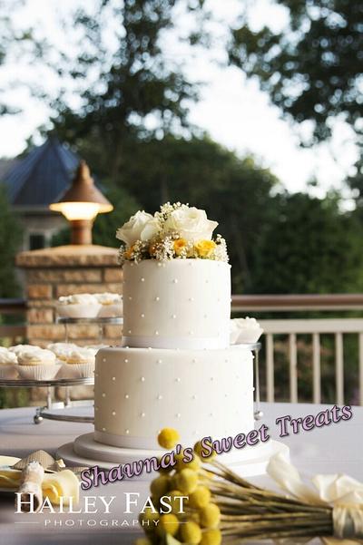 Elegant wedding cake - Cake by Shawna