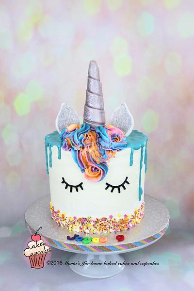 Unicorn cake - Cake by Maria's