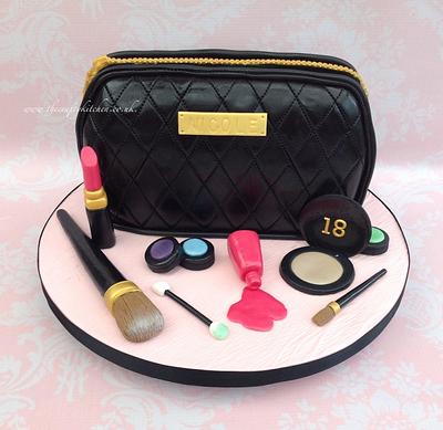 Make-Up Bag cake - Cake by The Crafty Kitchen - Sarah Garland