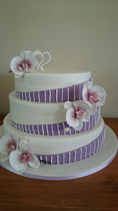 Modern weddingcake with orchids - Cake by Pauliens Taarten
