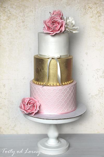 Gold, pink and white.. - Cake by Lorna