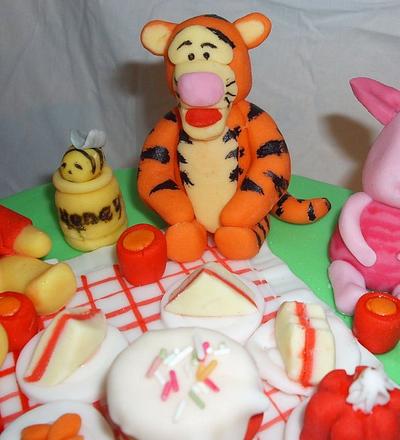 winnie the pooh - Cake by carolyn morgan