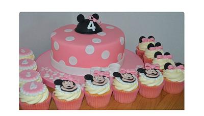 Minnie Mouse - Cake by Cakes by Landa
