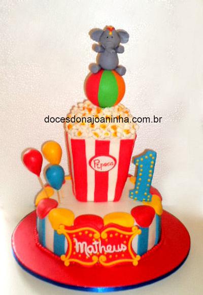 The Acrobat Elephant and the Giant Popcorn Bag Circus Cake - Cake by Crisbreim
