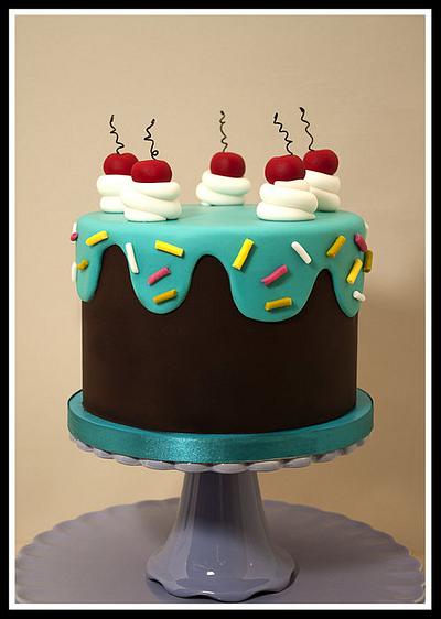 Drippy icing cake - Cake by tortacouture