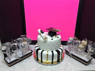 Graduation Cake - Cake by Fun Fiesta Cakes  