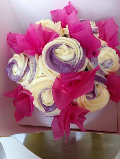 Bouquet - Cake by Littlekscakes
