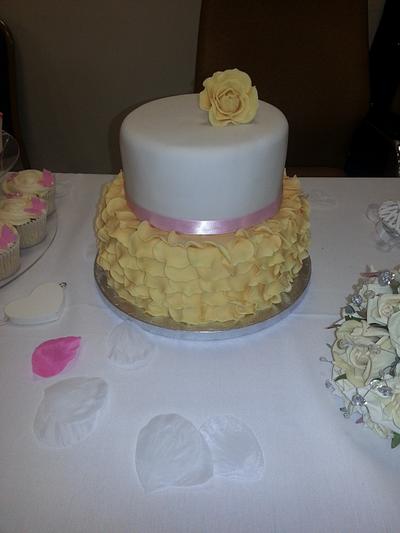  petals wedding cake  - Cake by stacey