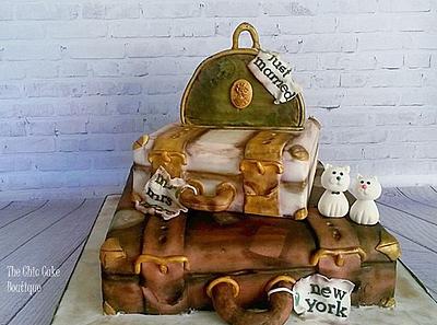 Vintage suitcases - Cake by The chic cake boutique