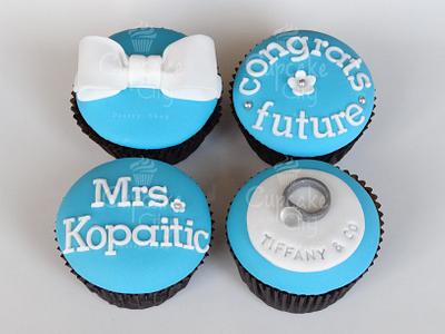 Engagement cupcakes - Cake by CupcakeCity