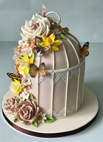  Birdcage Cake - Cake by Lorraine Yarnold