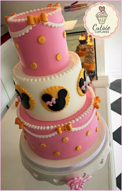 Minnie Mouse Cake 🎀 - Cake by Cutsie Cupcakes