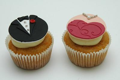 Engagement cupcakes - Cake by Deema