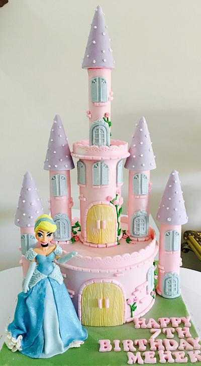 Cinderella's castle  - Cake by Tiers of joy 
