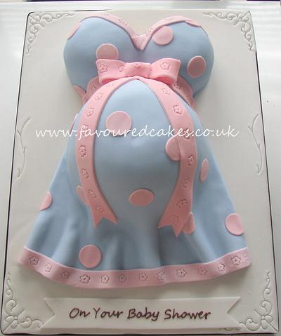 Baby Bump Cake - Cake by Favoured Cakes
