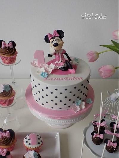 Minnie mouse - Cake by MOLI Cakes