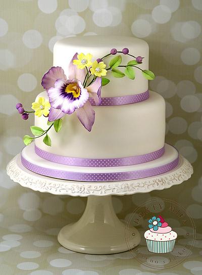 Violet Beauty - Cake by Michaela Fajmanova