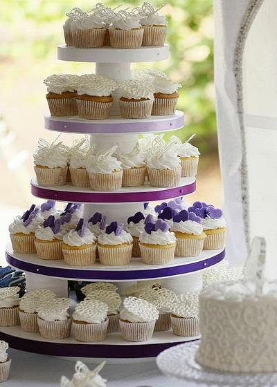 Wedding Cupcakes - Cake by Kay's Cupcakes