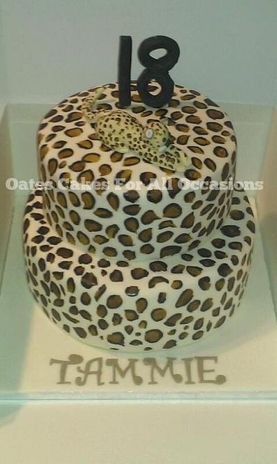 2 tier leopard print - Cake by oatescakes