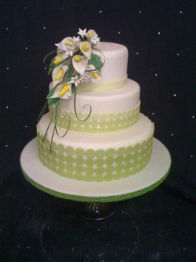 Dots & lillies - Cake by Amber Catering and Cakes
