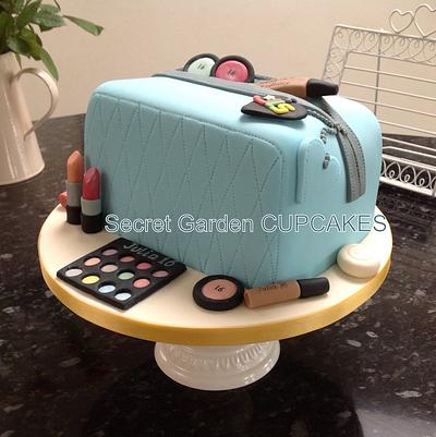 Blue Make-up bag cake - Cake by Siyana Sibson