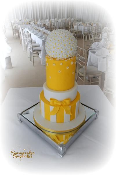 Spring Daisy Wedding Cake - Cake by Spongecakes Suzebakes