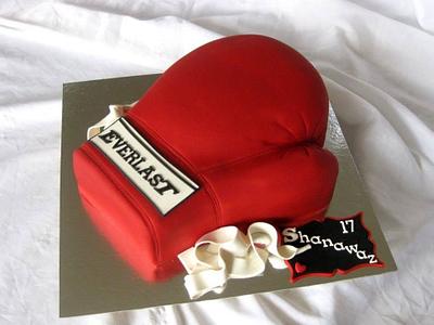 Knockout  - Cake by Trine Skaar