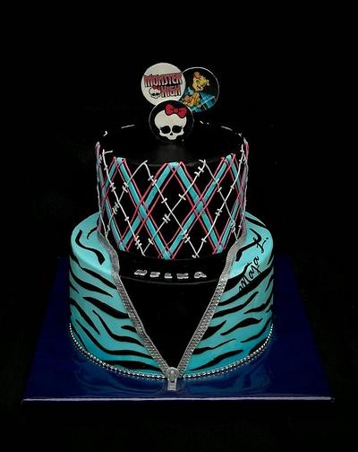 monster high  - Cake by majalaska