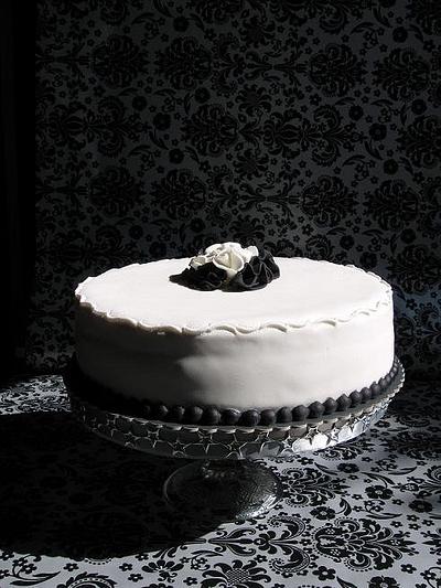 Blak & white - Cake by Wanda