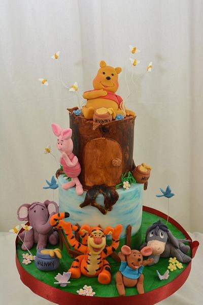 Winnie the Pooh ...take 2 - Cake by Sugarpixy