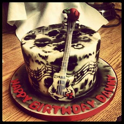 I love Rock and Roll  - Cake by Danijela Lilchickcupcakes