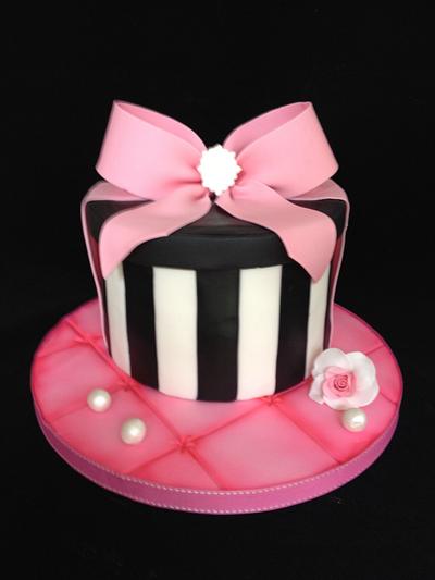 Hatbox Cake - Cake by cupsydaisycakes