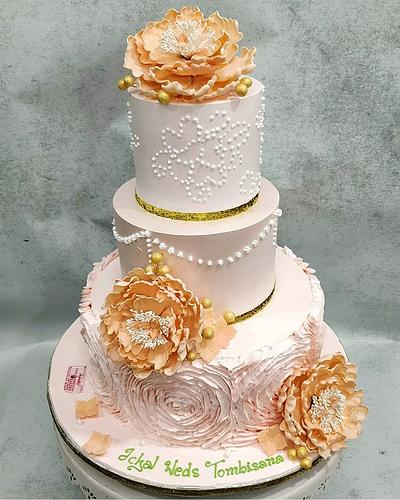 Peach Love - Cake by Michelle's Sweet Temptation