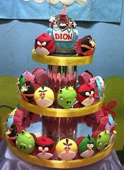 angry bird space cupcakes - Cake by Astried