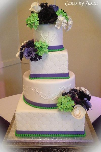 Multi flower wedding cake - Cake by Skmaestas
