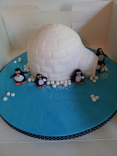 Igloo and playful penguins. - Cake by Maggie