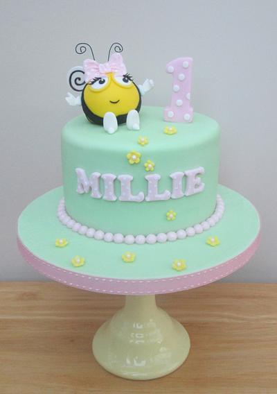 The Hive - Cake by The Buttercream Pantry