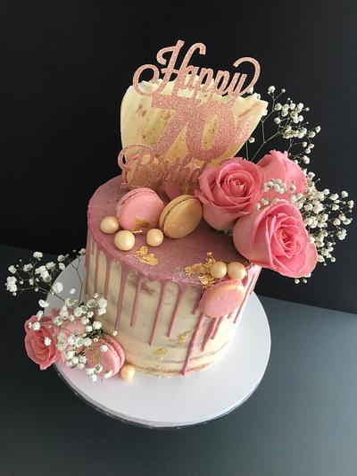 Naked drip cake - Cake by Popsue