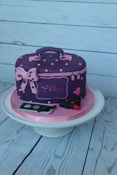 Vanity case - Cake by Ermintrude's cakes