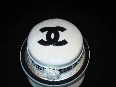 Chanel cake - Cake by Cake Love