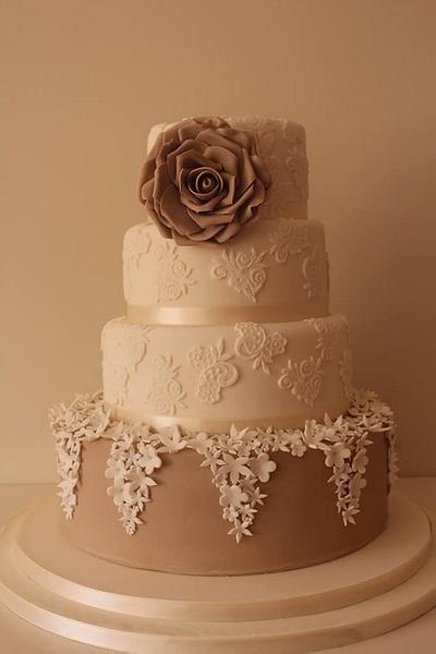 Vintage style wedding cake  - Cake by Tillymakes
