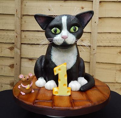 3D Cat and Mouse cake - Cake by Elizabeth Miles Cake Design