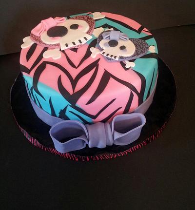 Skull Fashion - Cake by Carrie