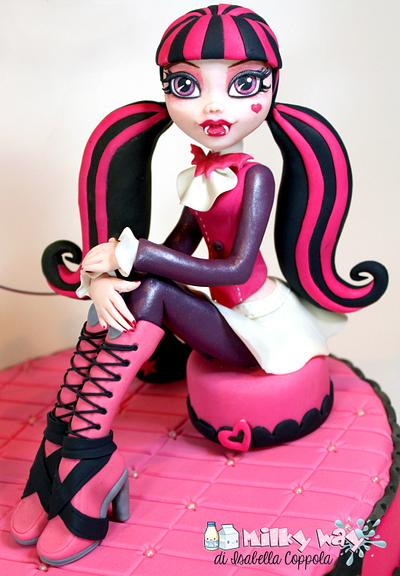 Just Draculaura - Cake by Isabella Coppola 