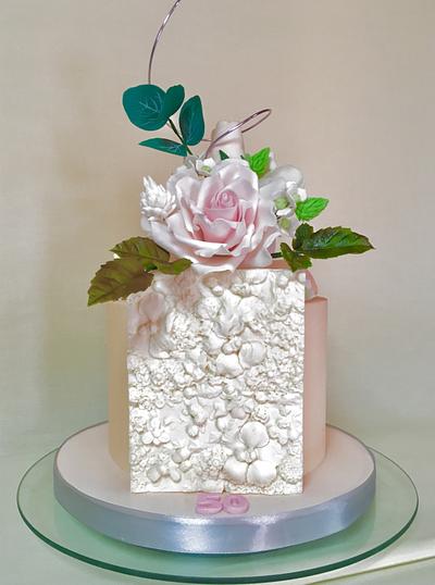 Vase - Cake by Oksana Kliuiko