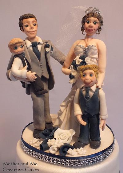 Family Wedding - Cake by Mother and Me Creative Cakes